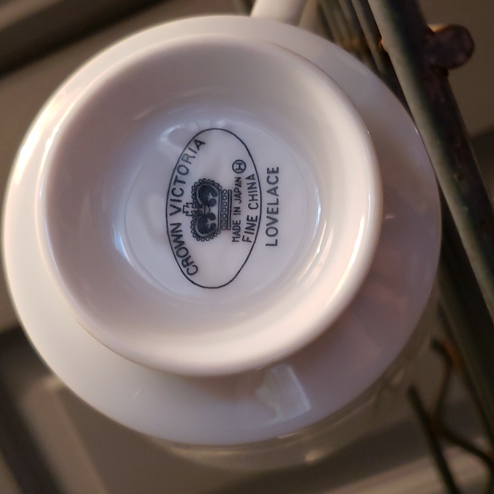 Fine China standard size Crown Victoria LOVELACE cup and saucer - Picture 3 of 3